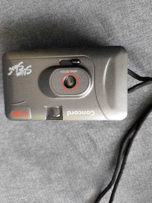 Aparat analogowy z dawnych lat sprawny zadbany