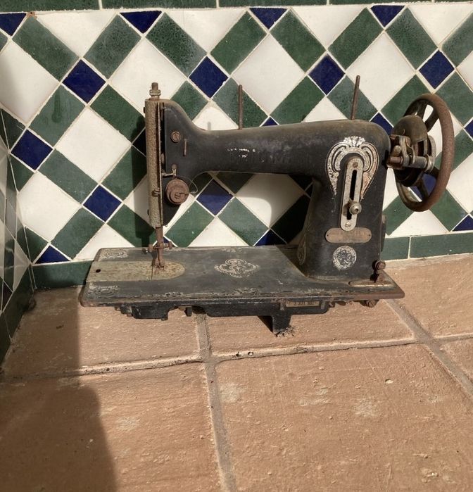 Cabeça de Máquina de costura Triumph, antiga