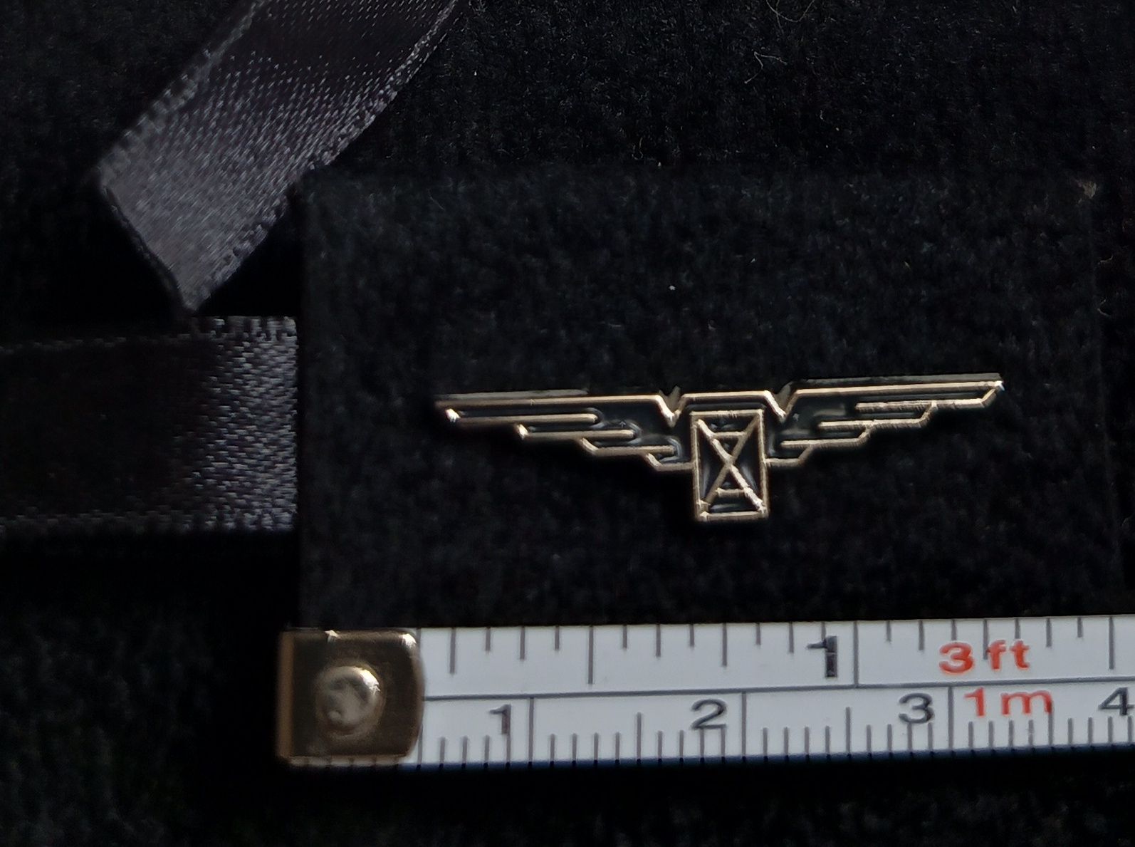 Pin do marynarki Longines