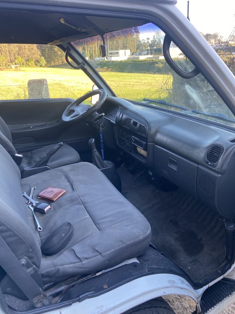 Hyundai H100 2.5 vendida do estado em que se encontra parada a 2 anos