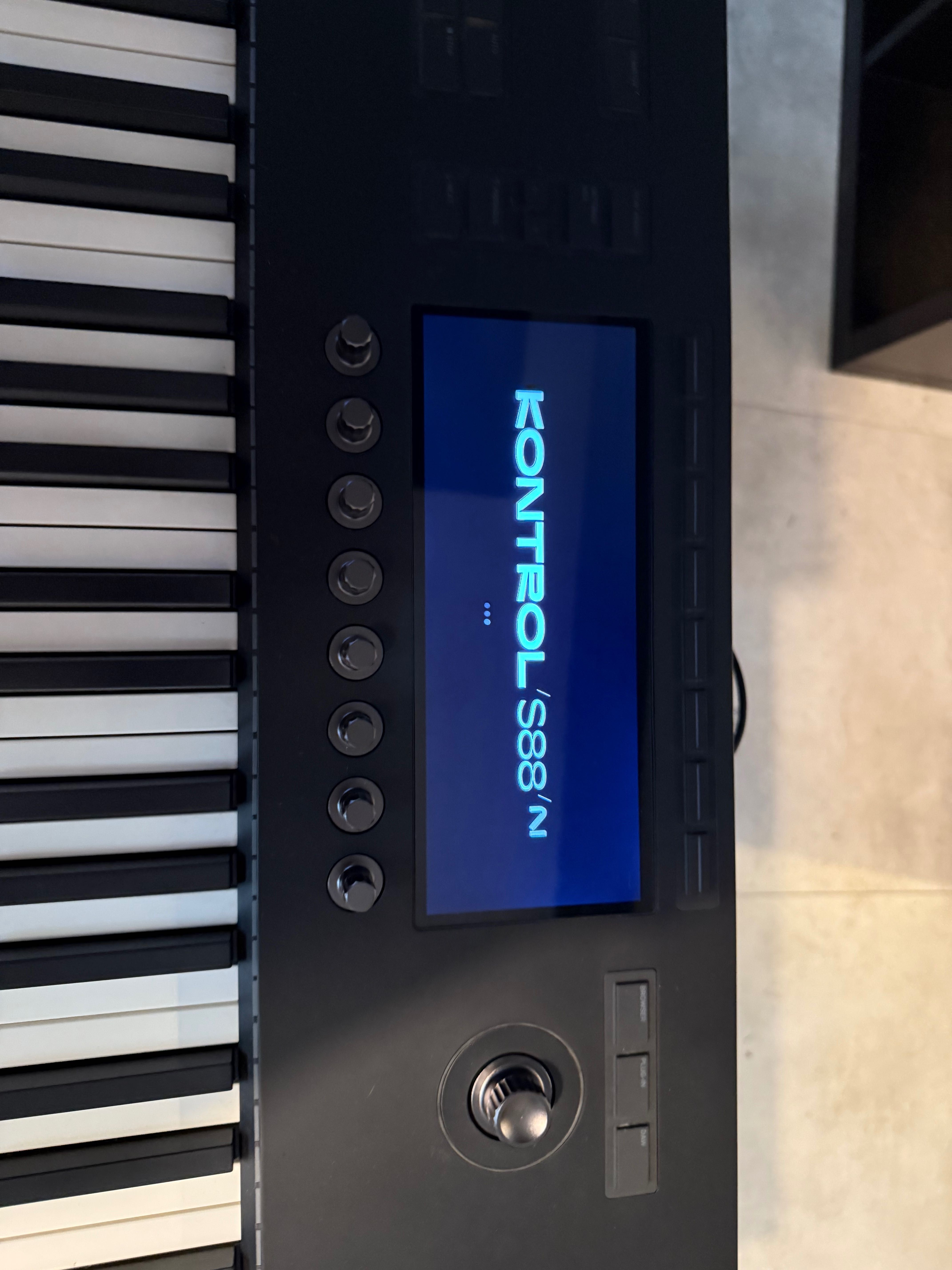 klawiatura NI Komplete Kontrol S88 MK3 - jak NOWA -ew. zamiana