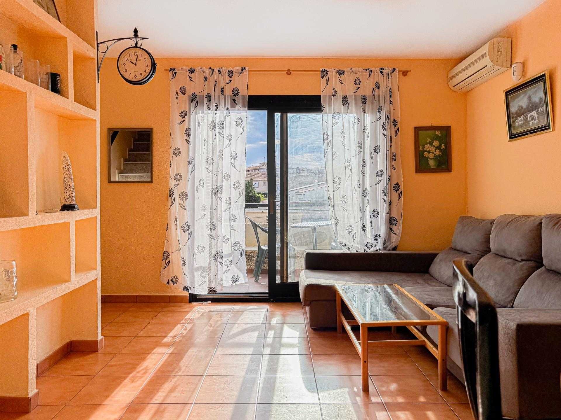 НОВИНКА! Квартира - пентхаус 80м2 в Торревьехе (Испания) 147 000 €