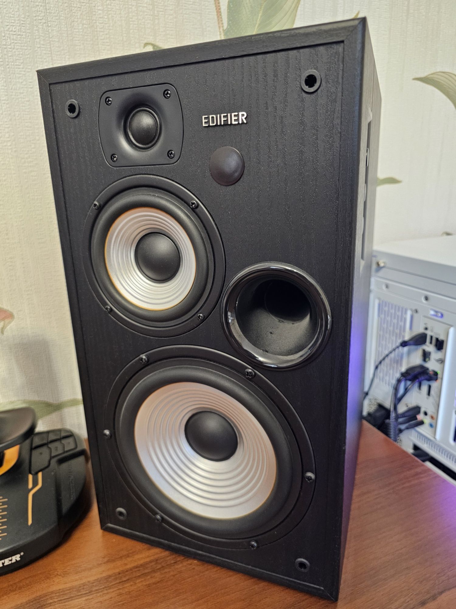 Edifier R2730db + сабвуфер Edifier T5