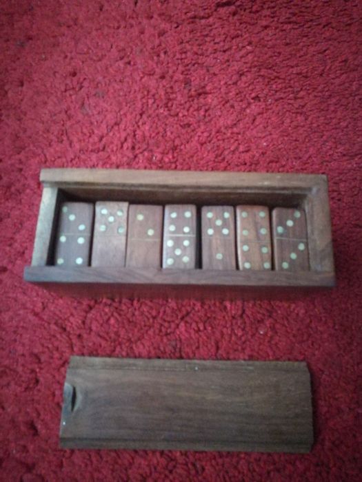 Dominó em madeira vintage