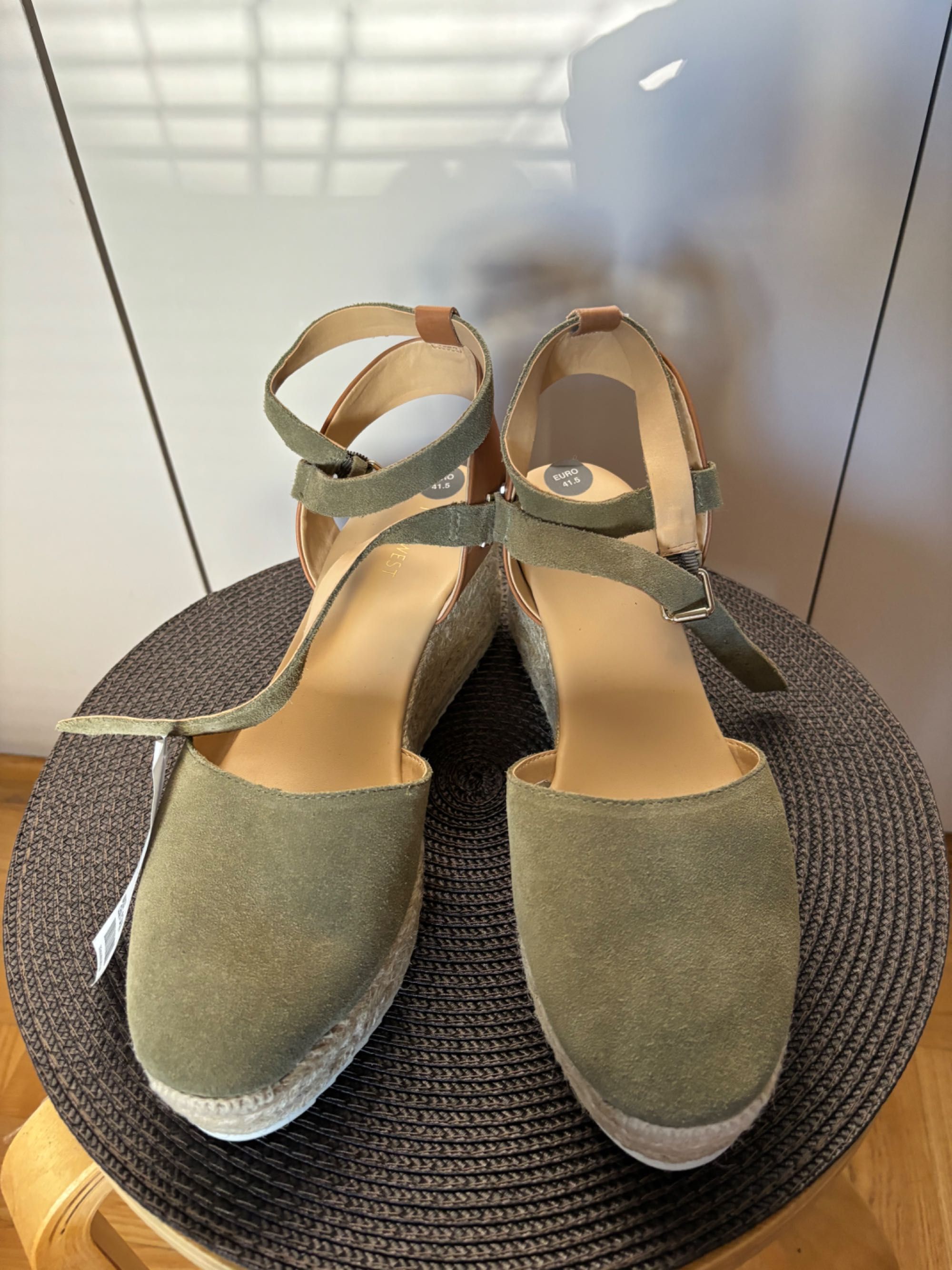 Buty damskie na koturnie