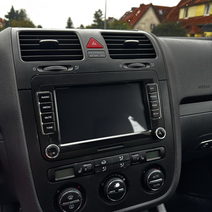 Volkswagen Golf V 1.4 FSI 90KM 2004