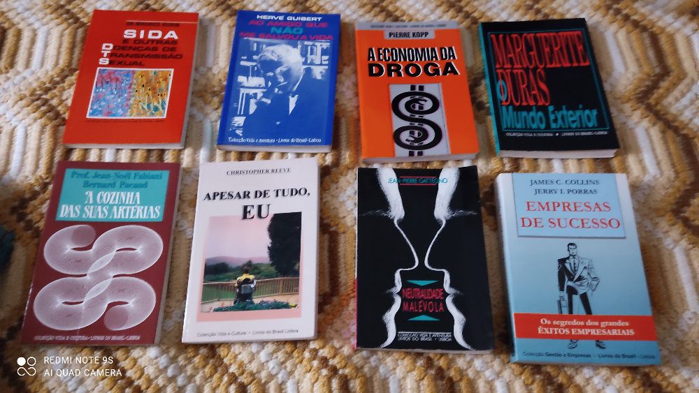 Vários livros da editora Livros do Brasil