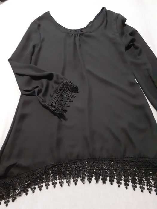 Czarna elegancka bluzka z gipiurą. Rozm.38-40