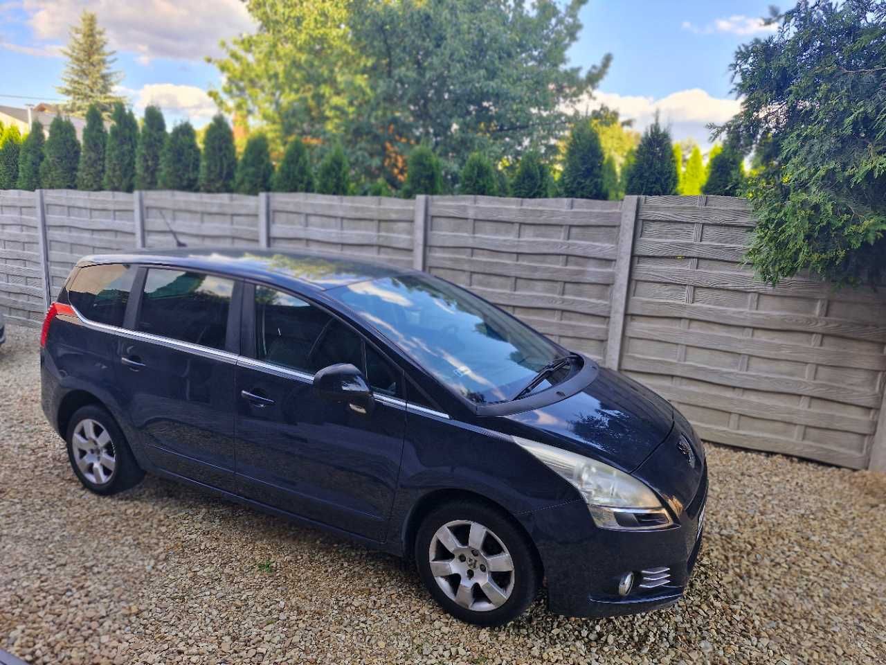 Peugeot 5008, 2010r Benzyna 1.6, 5-miejsc, bogate wyposażenie