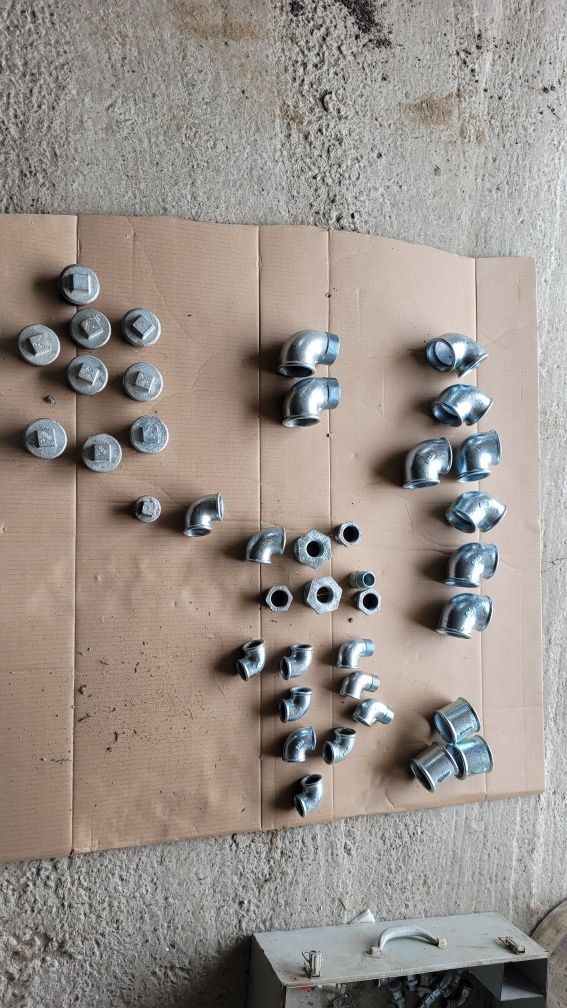 Kolanka, korki,, siódemki  redukcję 2 całe i 1 cal