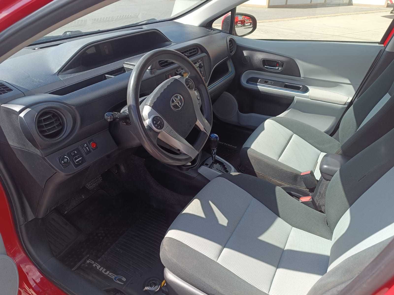 Toyota Prius c (yaris) 2013r. Benzyna + Gaz