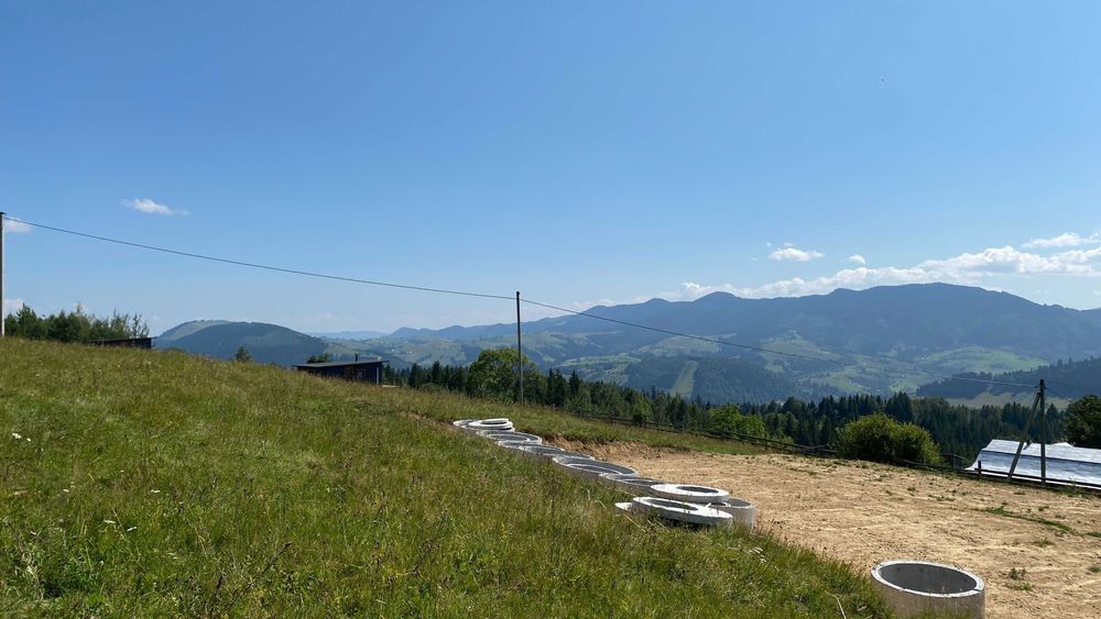 Земля з видом на 180, з водою і під будову