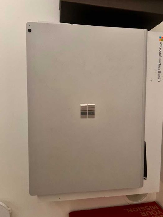 Microsoft Surface Book 3 – 15” | i7 / 32GB RAM / 256GB SSD