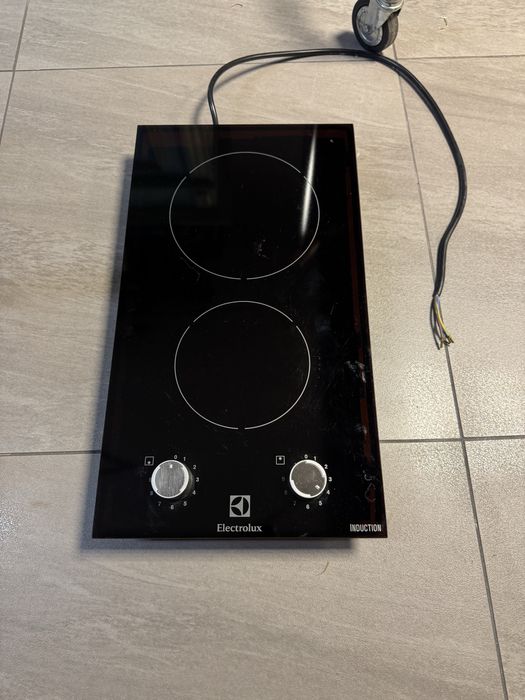 Płyta indukcyjna Electrolux EHH3920BOK – 2 pola, używana dobry stan