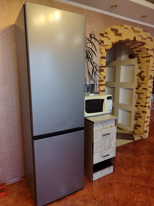 Продам Холодильник GORENJE NRK6202ES4