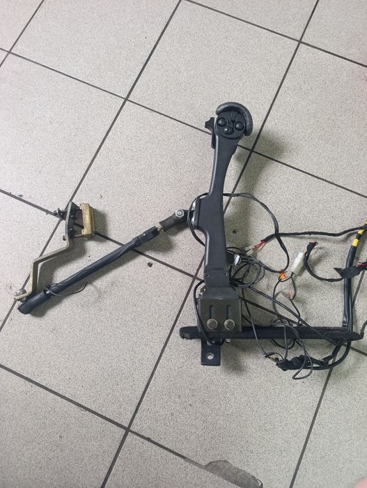 sterowanie ręczne w samochodzie dla niepełnosprawnych