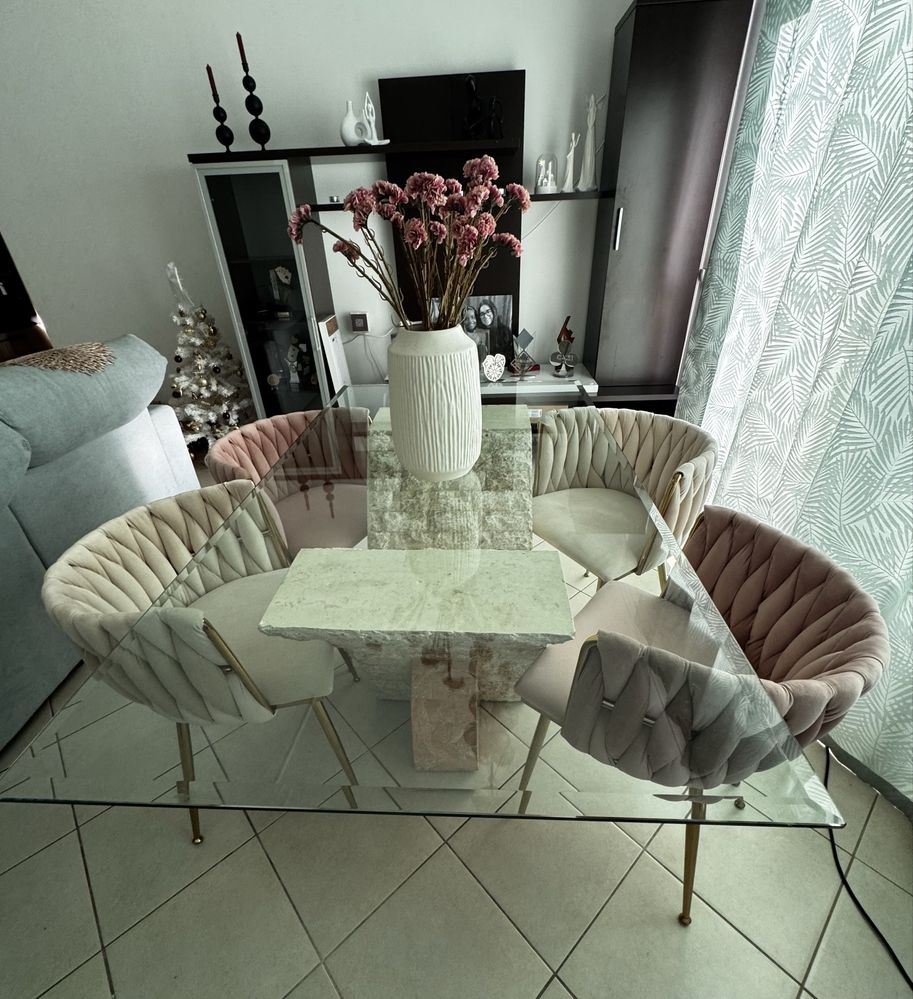 Sala de jantar completa