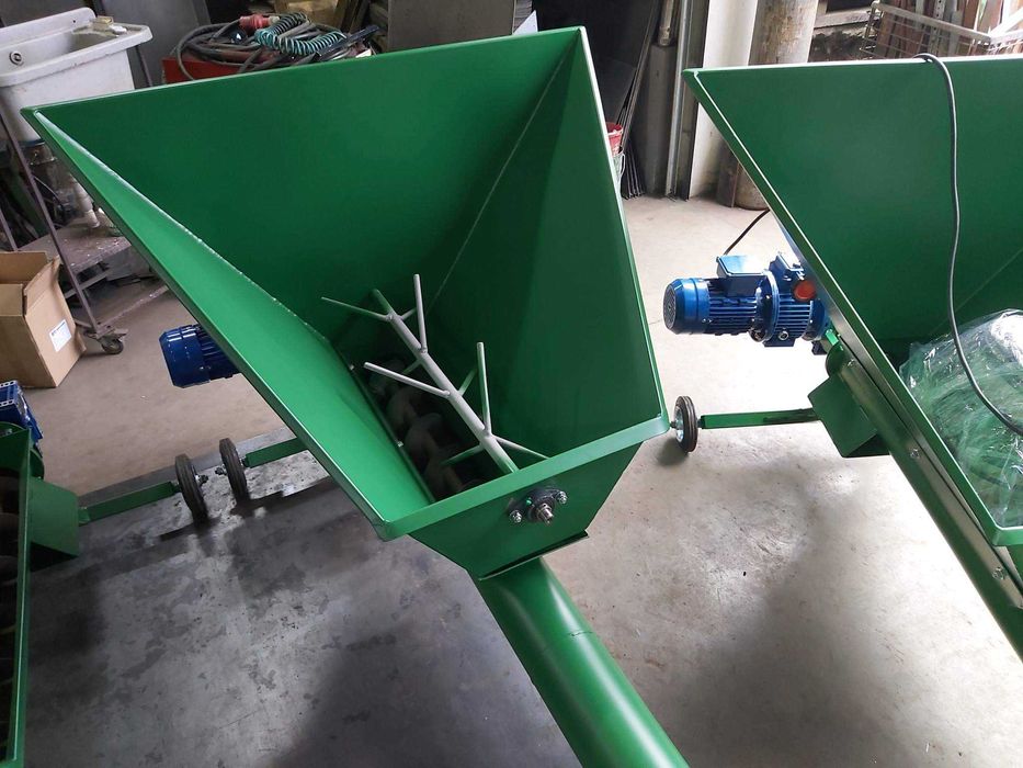 Podajnik Przenośnik  Mieszadło do Trocin Peleciarka żmijka DOZOWNIK