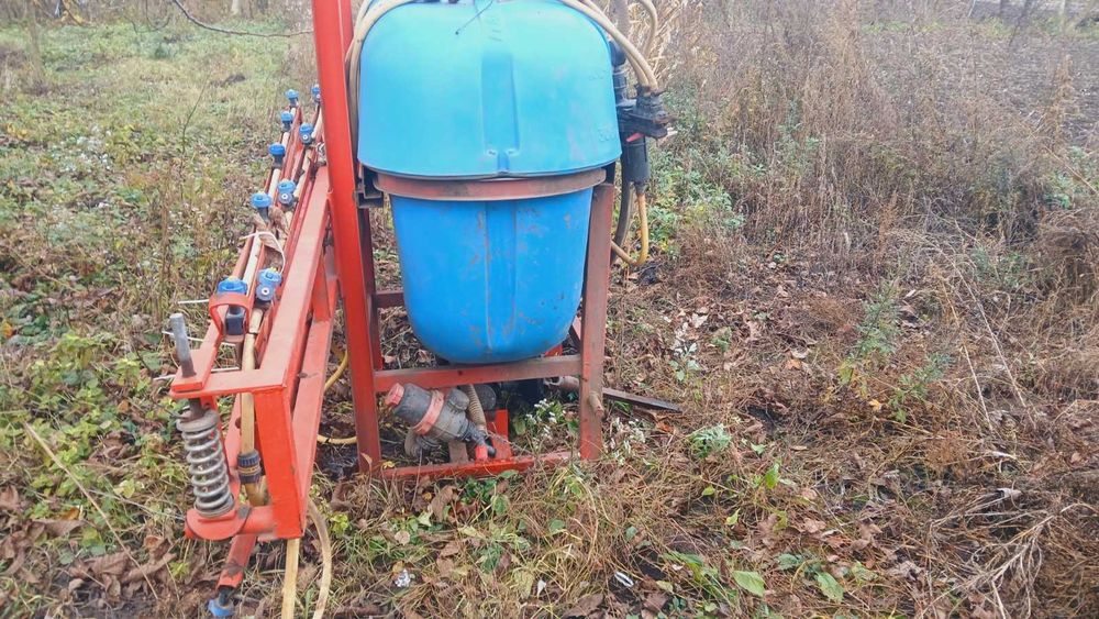 Обприскувач на 400 літрів