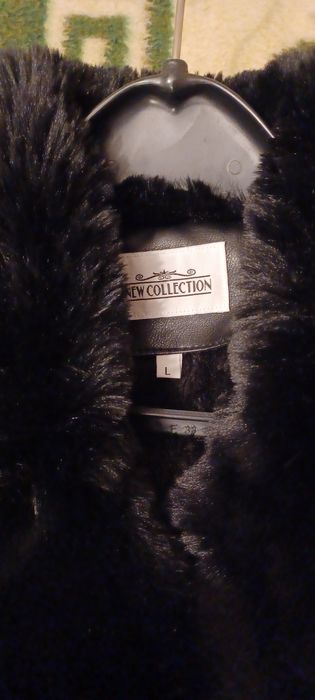 Vendo casaco com pêlo no interior