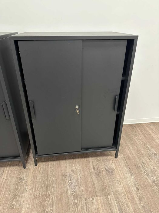 szafa metalowa biurowa / warsztatowa z drzwiami przesuwnymi