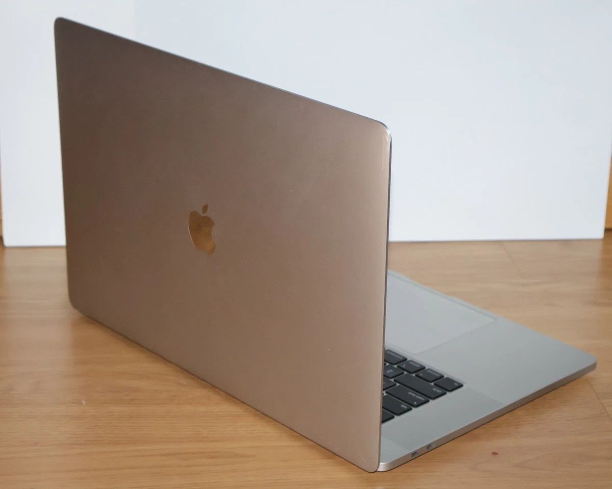 Apple MacBook Pro 16, Intel i9, 32 ГБ, 8 ГБ SSD- 512 Мбіт/с 2019