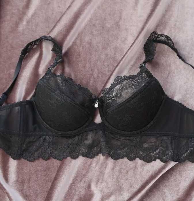 Conforto e Elegância: Sutiã de Renda Preto – Tamanho 95D