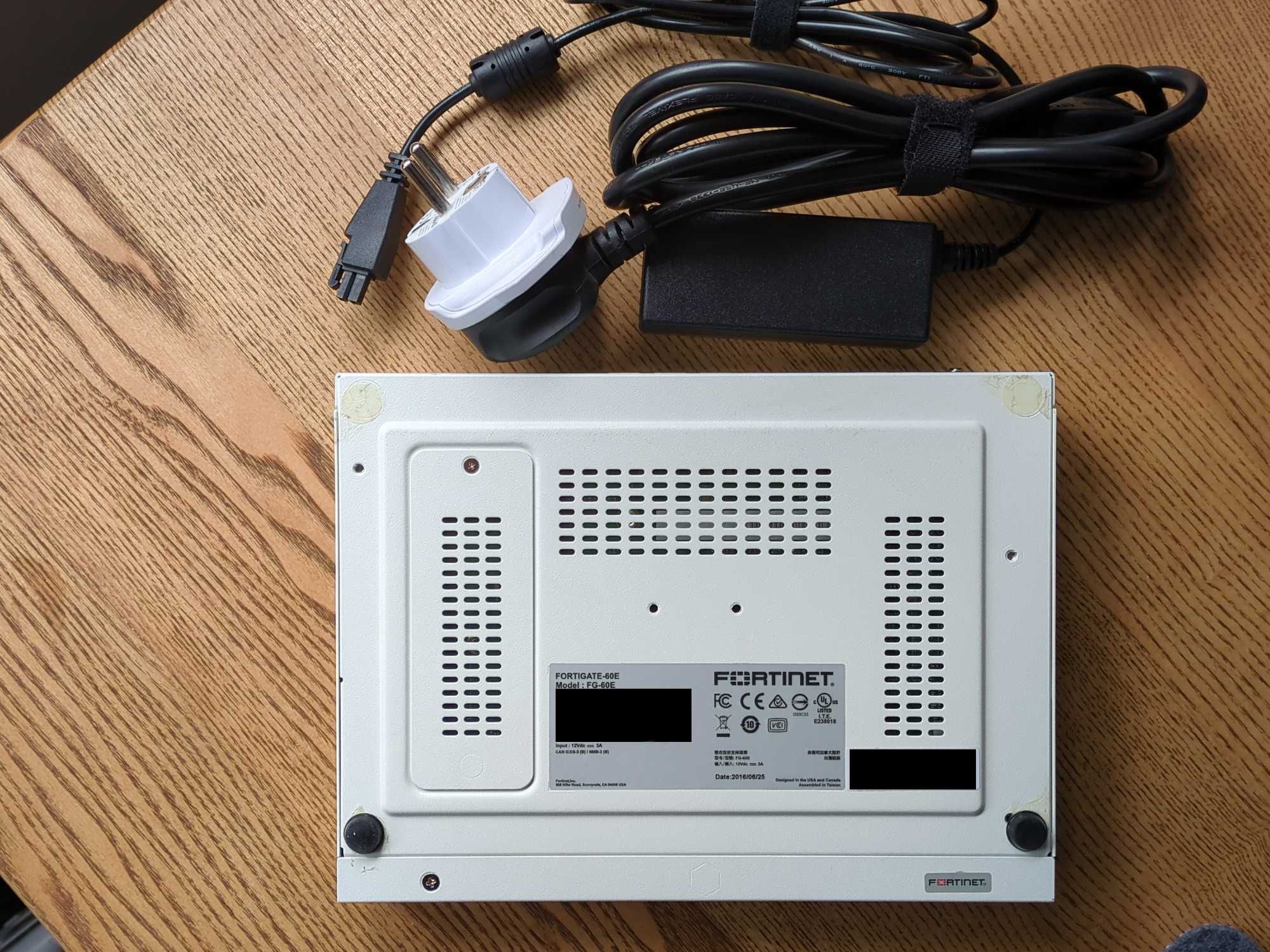 Firewall Fortinet FortiGate 60E — com FortiOS de fábrica