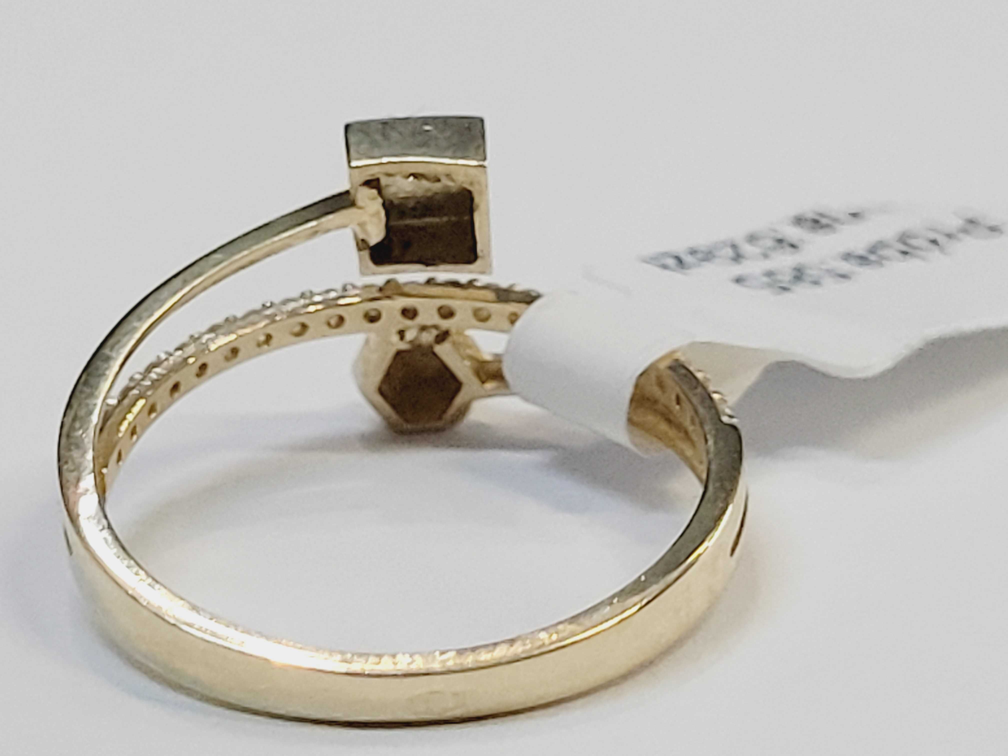 Złoty pierścionek z kwadracikami nowy  SKLEP