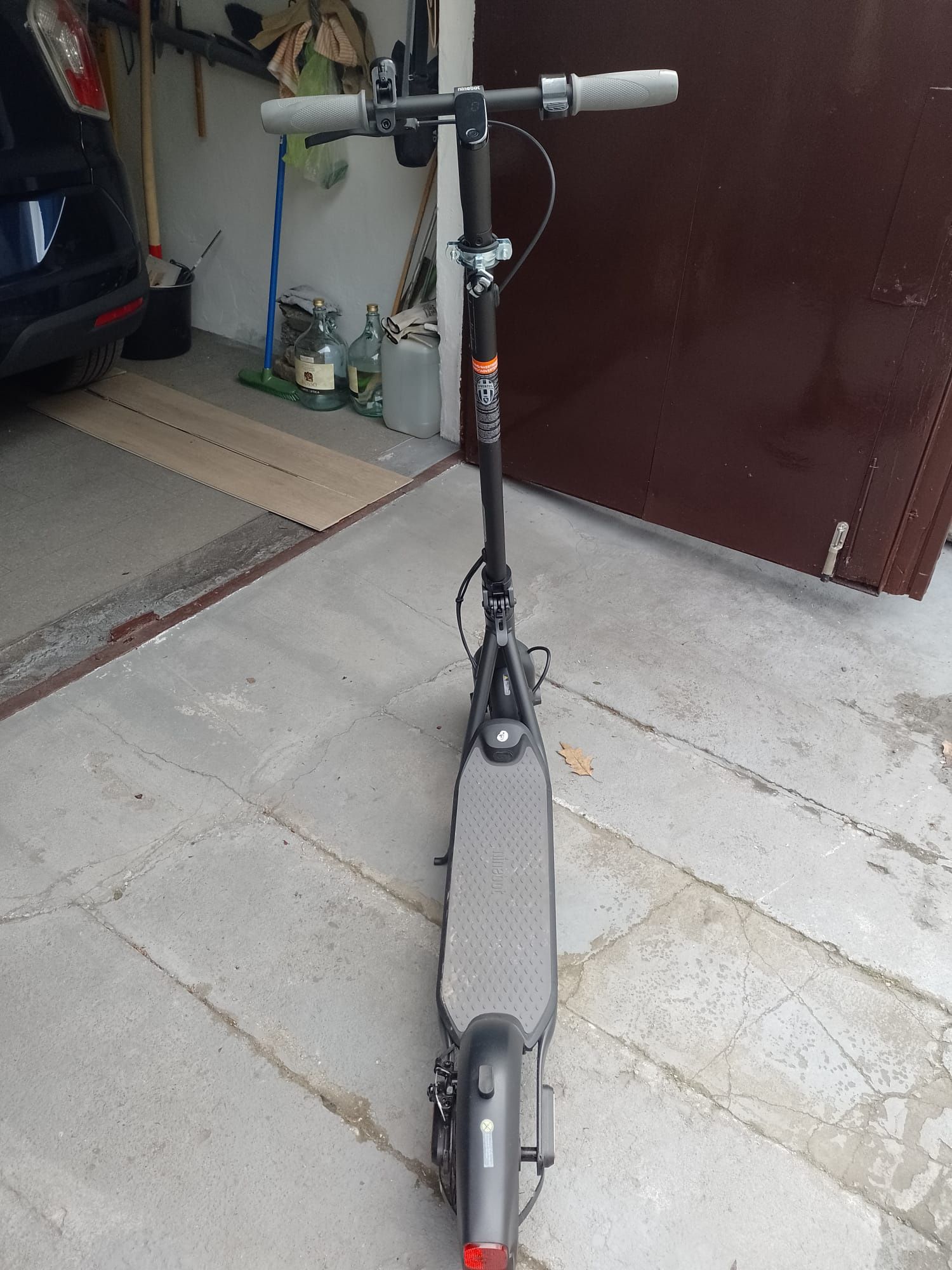 Hulajnoga elektryczna Ninebot KickScooter F20D