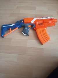 Pistolet NERF z serii STRYFE