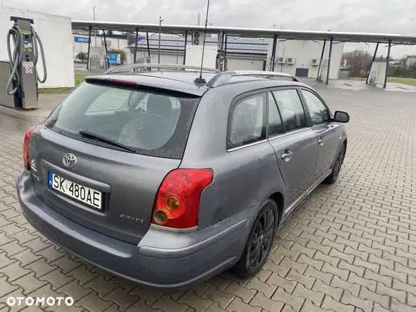 Toyota Avensis T25 1.8 Benzyna