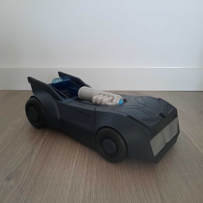 Brinquedo carro do Batman sem figura