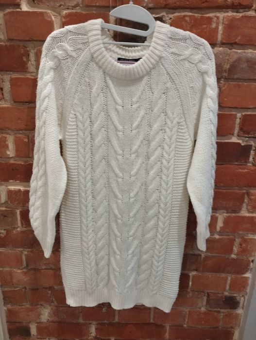 Biała sukienka damska sweterkowa