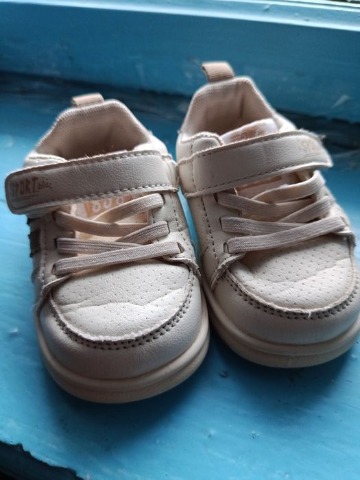 Дитячі  кросівки