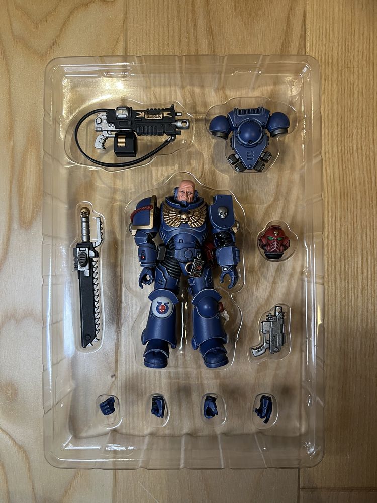 JoyToy Warhammer 40000 Ultramarines Intercessors