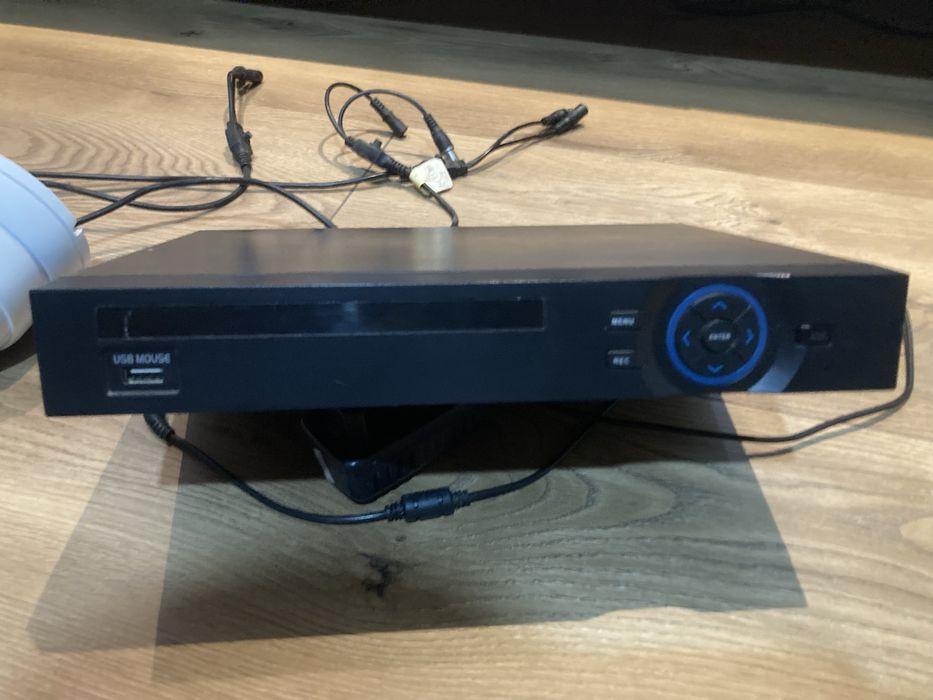 Monitoring Kamery Rejestrator 1TB Internet HDMI VGA