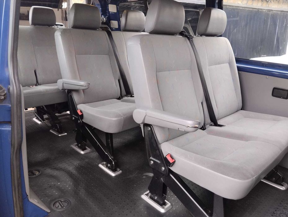 VW Transporter T5 1.9 TDI 9 Lugares Extra Longa
