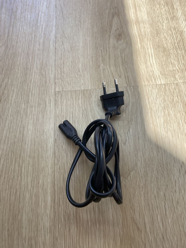 Ps4 1tb 1 comando com caregador sem cabo HDMI