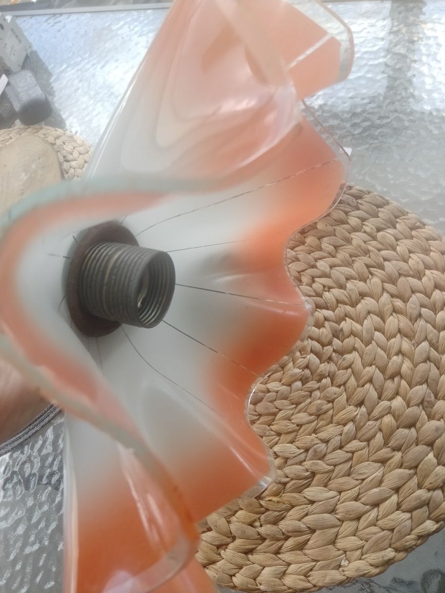 Lampa z epoki PRL-u
