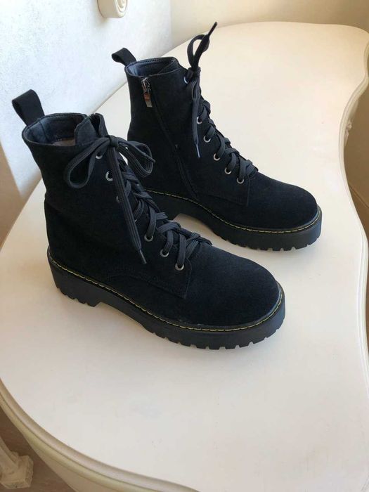 Новые турецкие женские зимние ботинки, внутри на овчине.