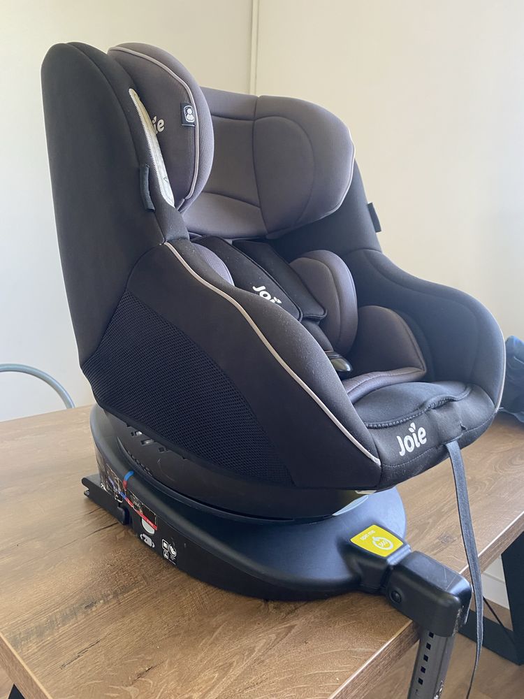 Fotelik samochodowy z bazą isofix