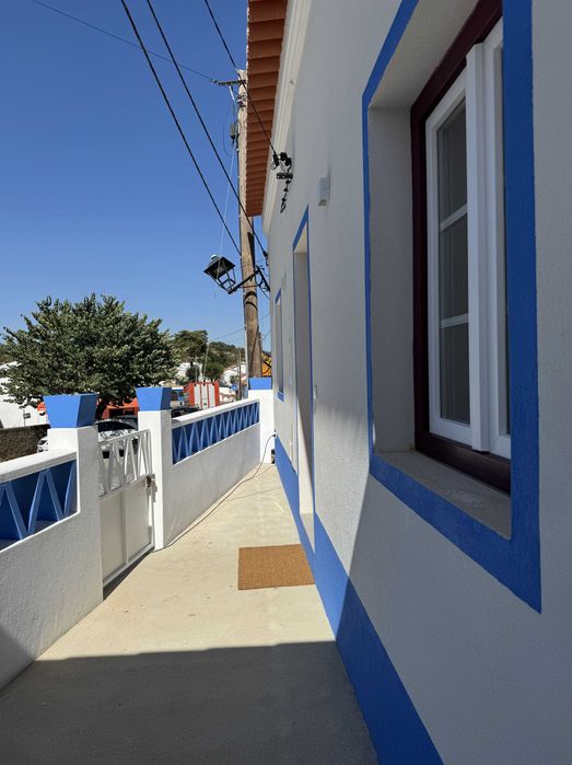 Casa Alentejana T3, lareira, quintal e terraço. Praia fluvial perto.