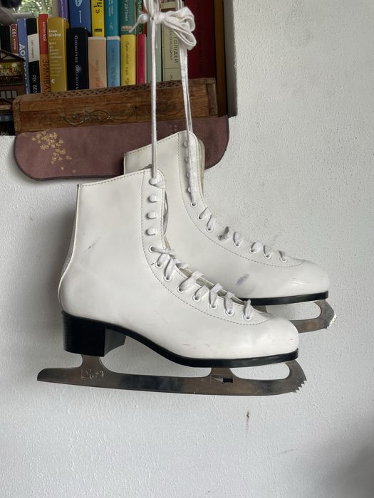 Ковзани білі нові