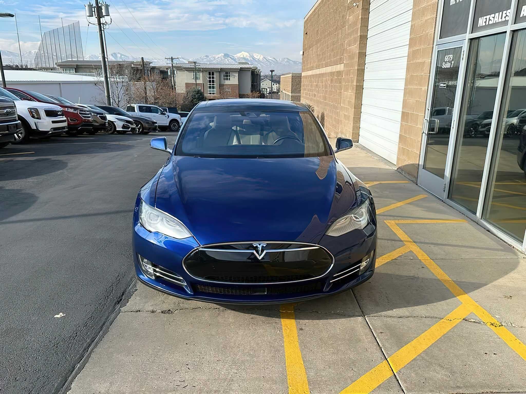 Tesla Model  S 2015