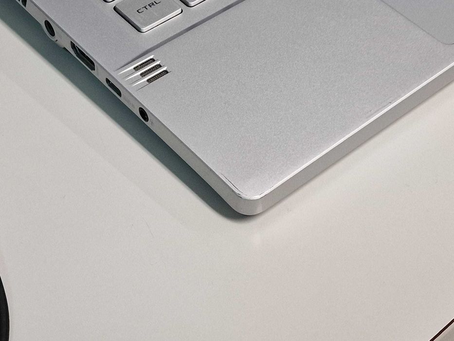 ASUS ROG Zephyrus G14 – Ryzen 9, RTX 2060, 32 GB RAM, 1 TB SSD