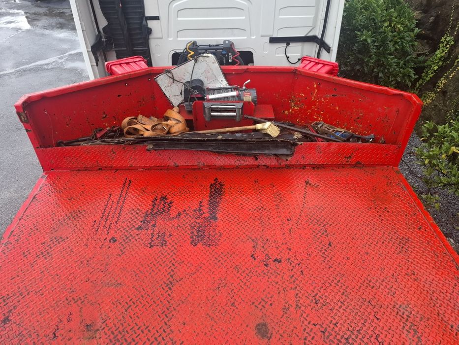 Semi-reboque porta máquinas