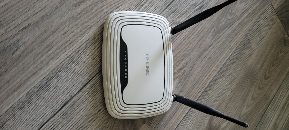 Router Pentagram Cerberus P6362 i TP-Link TL-WR841N