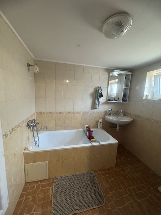 Продам 2/3 будинка в м. Сокаль