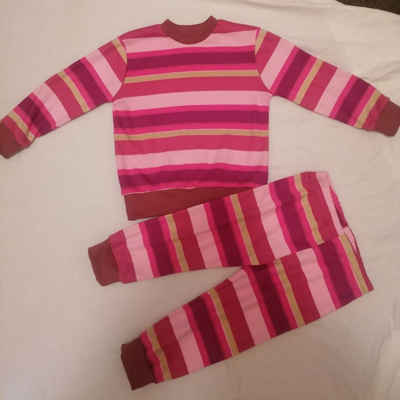Дитяча кофточка і штани (костюм) для дівчинки